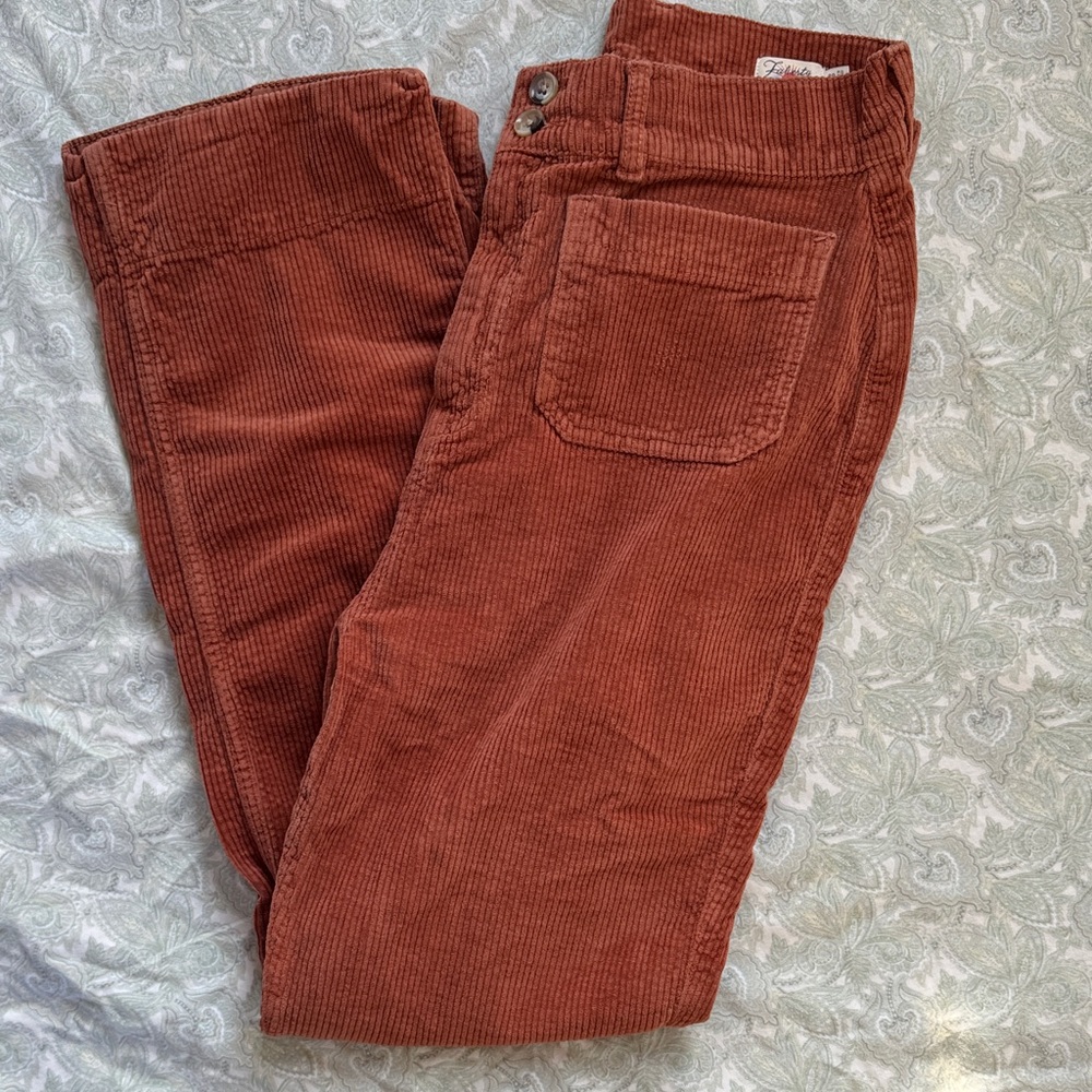 Faherty Women’s size 28 Rust Portland Corduroy Pants in good condition